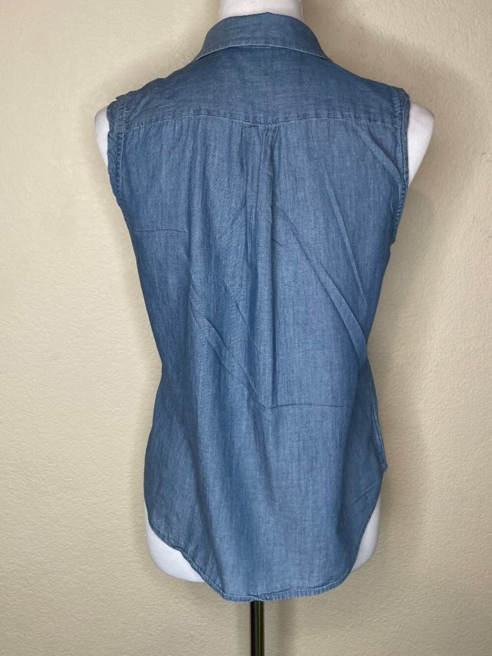 LOFT Western Indie Chambray Pintuck Sleeveless Popover Henley Denim Shirt SP - Picture 6 of 12